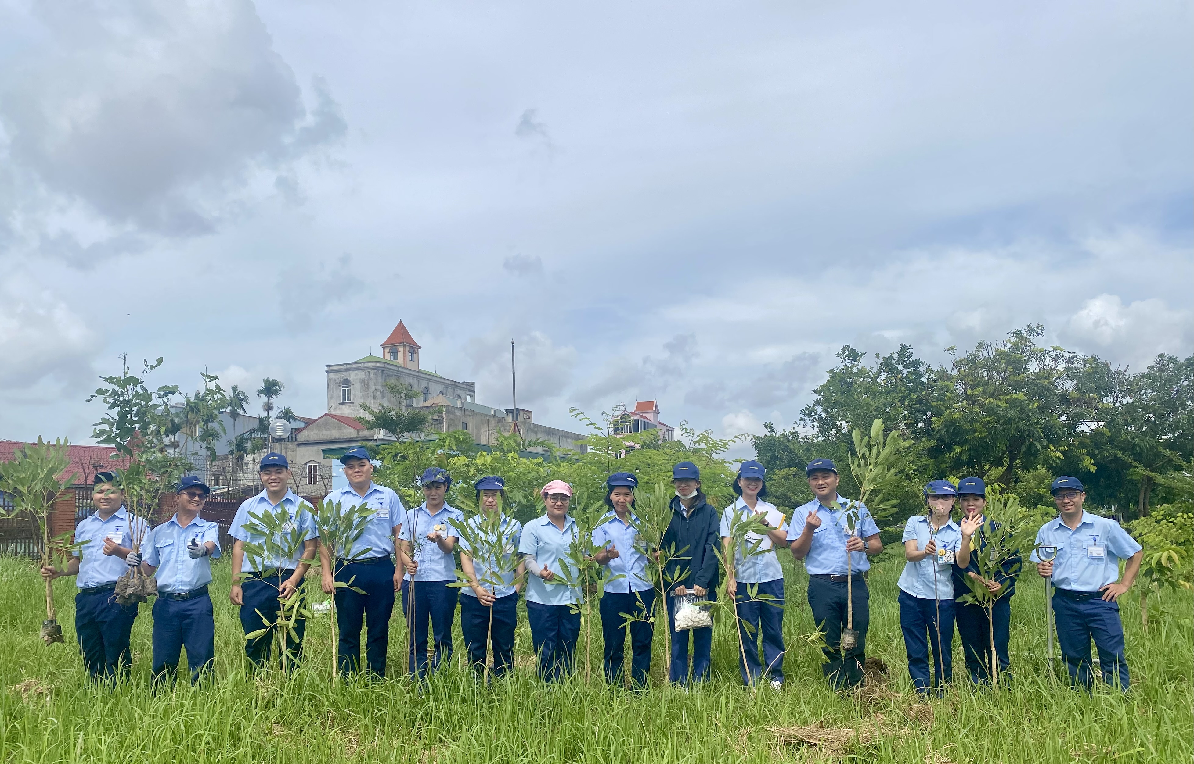 Sự kiện trồng cây gieo hạt - Tô màu xanh cho SRV